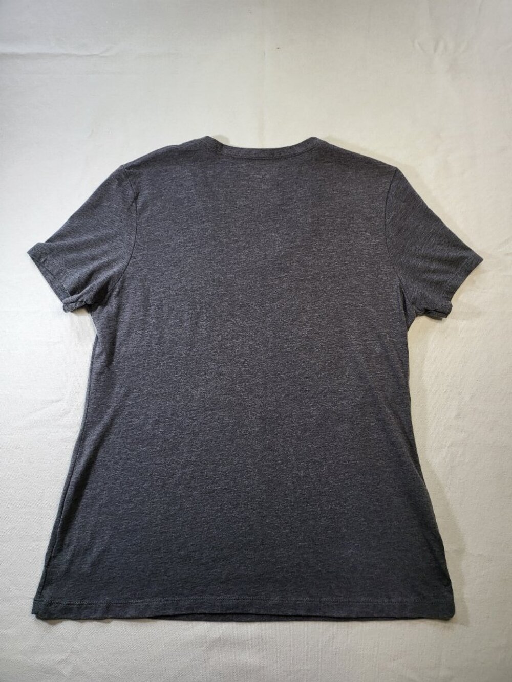 Fanatics Tampa Bay Buccaneers Women's V-Neck T-Shirt – Heathered Charcoal Size L - Picture 3 of 7